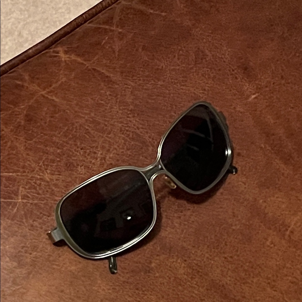 Chloe Y2K Metal Frame Oversized Women’s Sunglasses - Picture 5 of 7